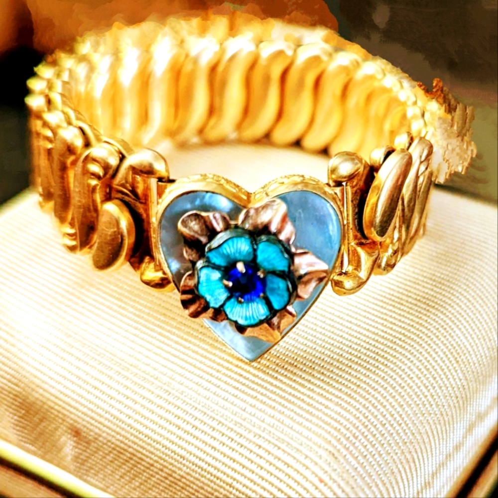 No. 8. Gorgeous Turquoise Mother Pearl Flower Head Bracelet